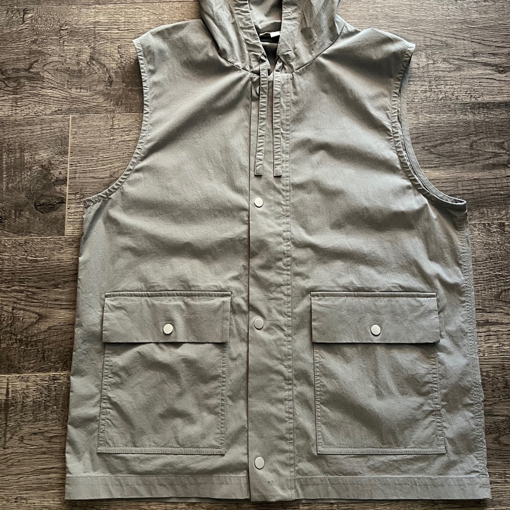 NWOT Men’s COS Stretch Cotton Hooded Vest Sz S Gray Button Front Drawstring
